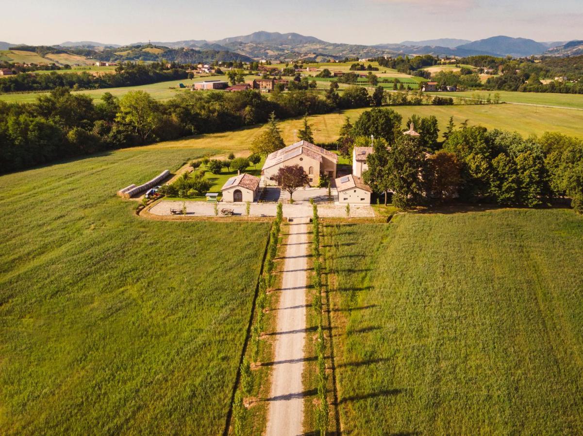 Case Zucchi Bioagriturismo Castelnuovo Fogliani Екстериор снимка