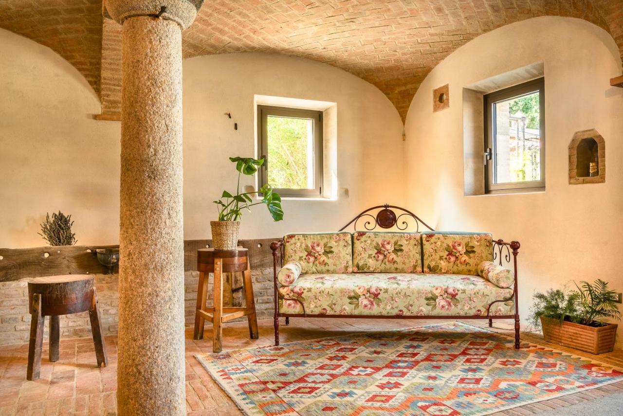 Case Zucchi Bioagriturismo Castelnuovo Fogliani Екстериор снимка